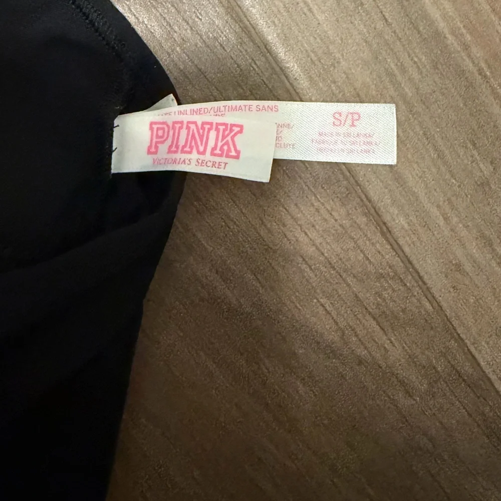 Victoria's Secret Black Dog Graphic Sports Bra - Picture 2 of 2